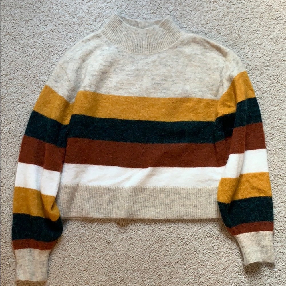 Mockneck, cropped striped sweater